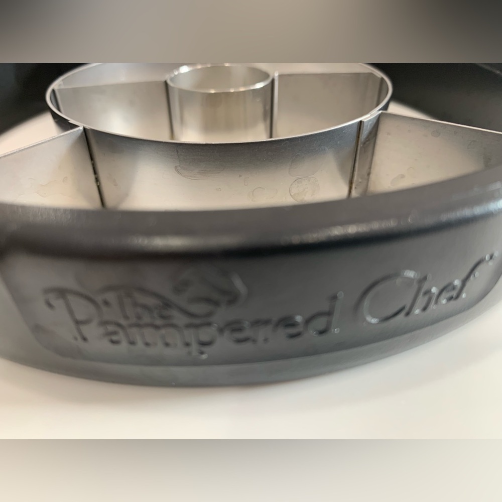 Pampered Chef Pineapple Wedger (Model #2416) designed to core, halve, and peel - Picture 2 of 5